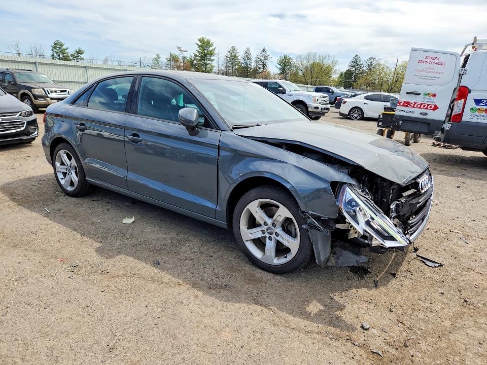 Продажа на аукционе авто 2018 Audi A3, vin: WAUAUGFF6J1068728, номер лота: 49647106