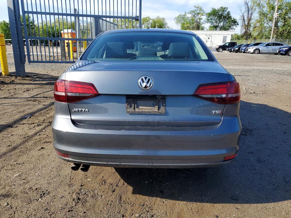51775066 :رقم المزاد ، 3VW167AJXHM413438 vin ، 2017 Volkswagen Jetta مزاد بيع