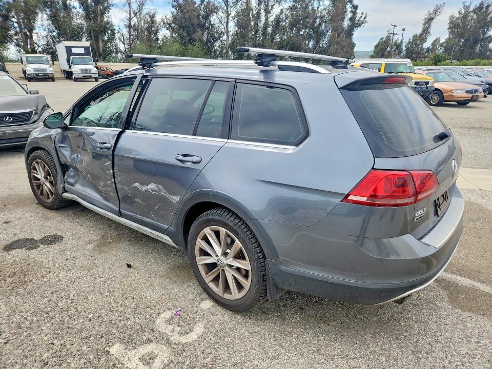 Продажа на аукционе авто 2017 Volkswagen Golf Alltrack, vin: 3VWM17AU0HM524215, номер лота: 48880356