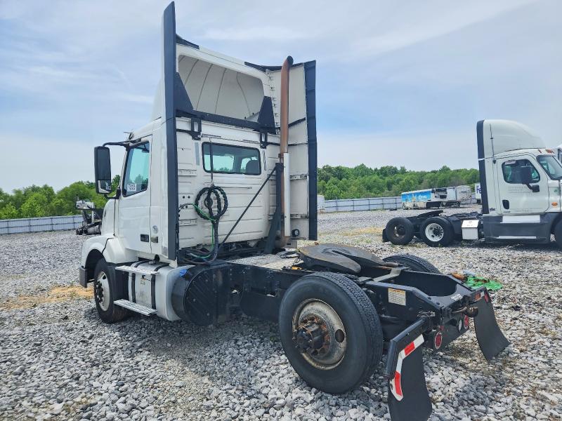 77500235 :رقم المزاد ، 4V4N39TGXHN988143 vin ، 2017 Volvo Vnl مزاد بيع