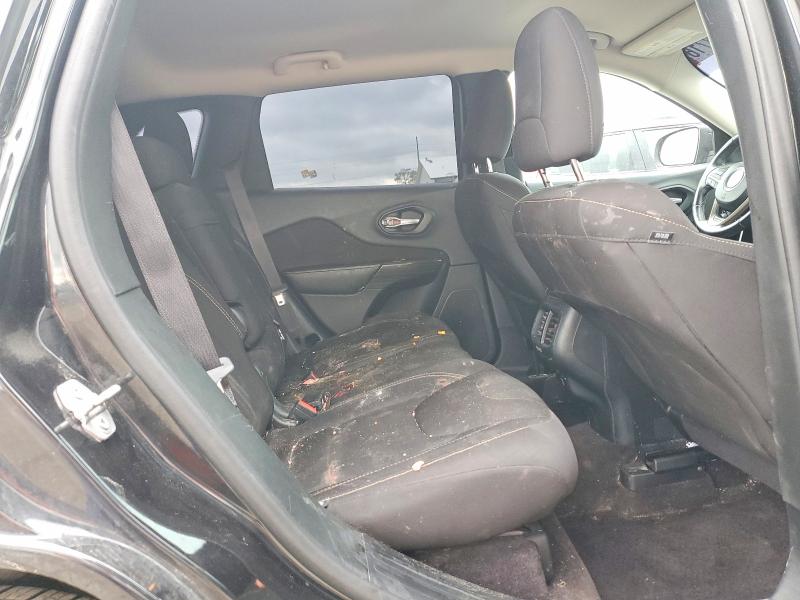 50988716 :رقم المزاد ، 1C4PJLCB7GW355572 vin ، 2016 Jeep Cherokee مزاد بيع
