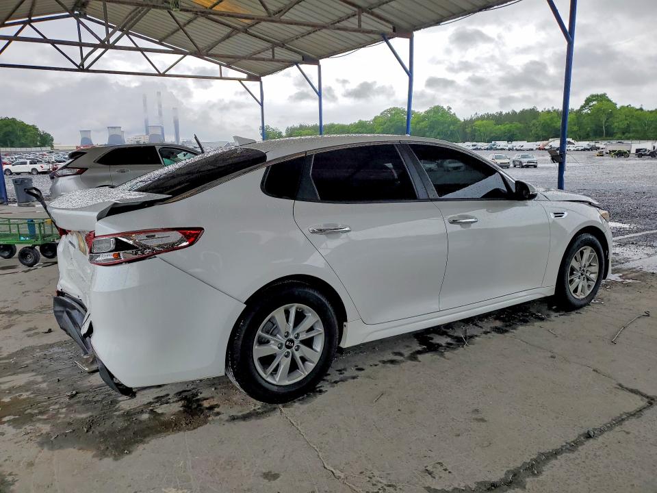 2018 Kia Optima მანქანა იყიდება აუქციონზე, vin: 5XXGT4L33JG228691, აუქციონის ნომერი: 51557046