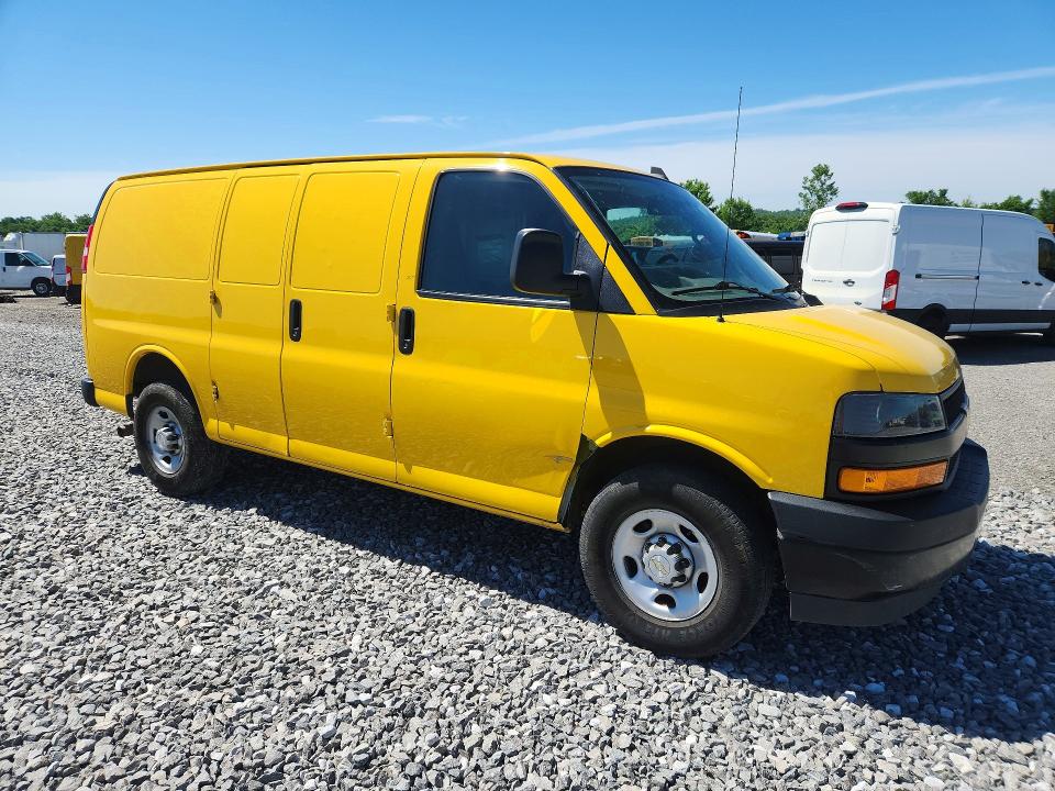 56894836 :رقم المزاد ، 1GCWGAFP2M1174524 vin ، 2021 Chevrolet Express G2500 مزاد بيع