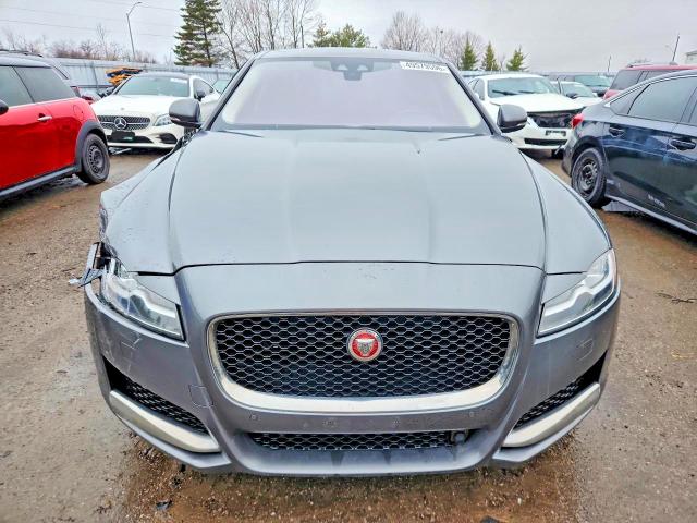 Продажа на аукционе авто 2017 Jaguar Xf, vin: SAJBK4BN1HCY51688, номер лота: 49579596