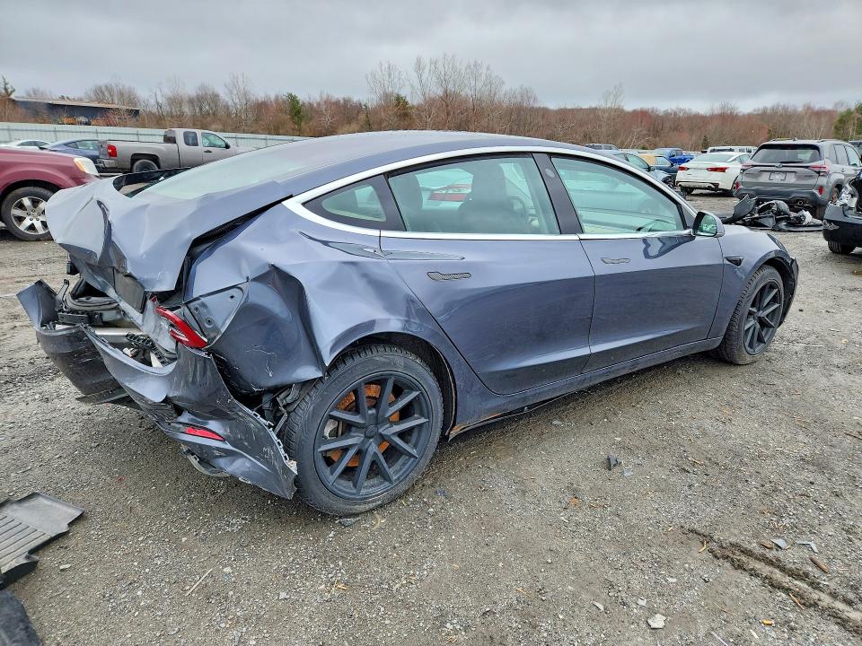 48232776 :رقم المزاد ، 5YJ3E1EB4KF477291 vin ، 2019 Tesla Model 3 مزاد بيع
