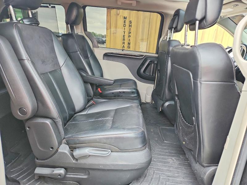 49724526 :رقم المزاد ، 2C4RC1GGXFR655692 vin ، 2015 Chrysler Town & Country مزاد بيع
