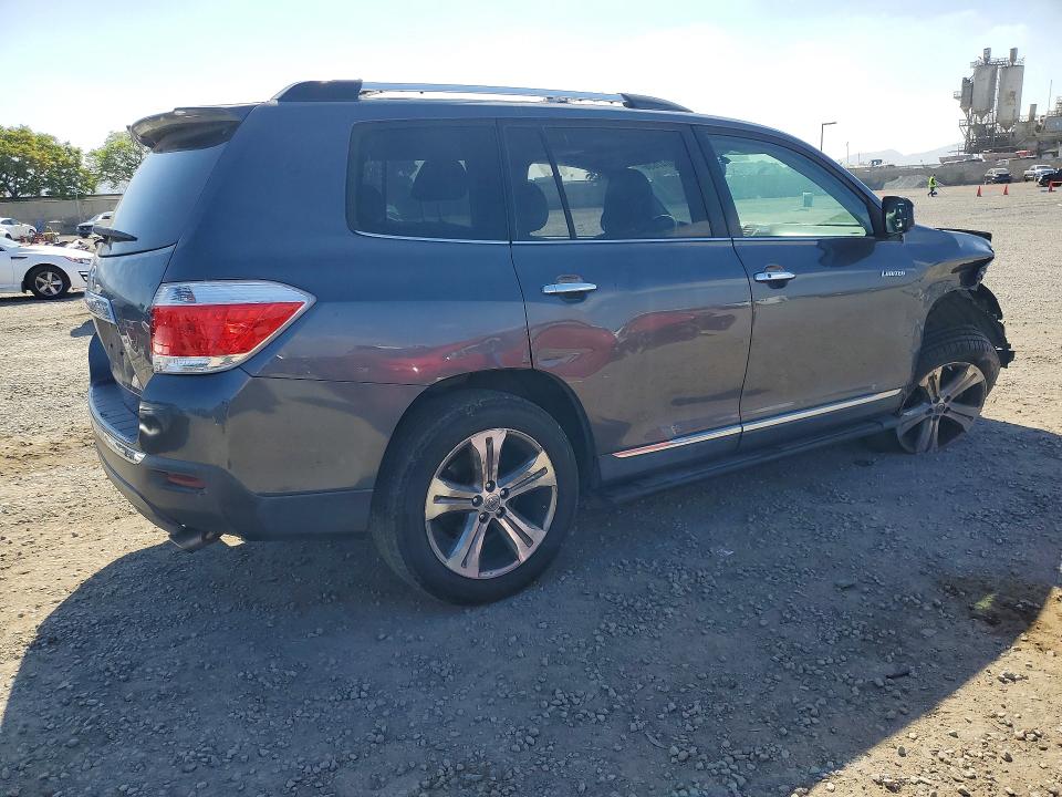 2013 Toyota Highlander მანქანა იყიდება აუქციონზე, vin: 5TDYK3EH7DS120006, აუქციონის ნომერი: 49847636