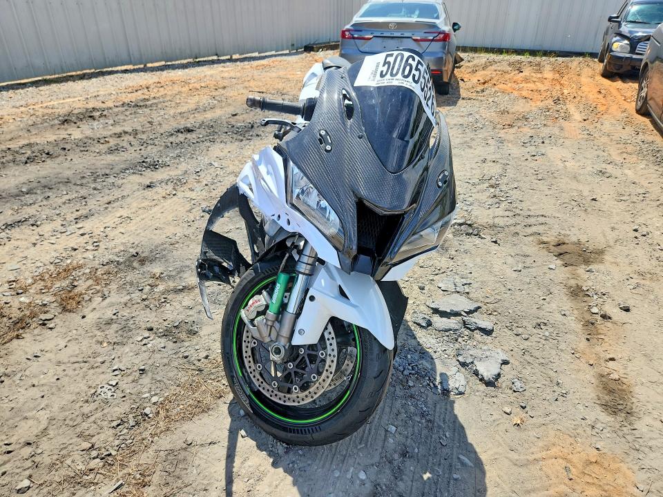 50655526 :رقم المزاد ، JKAZXCS13HA009284 vin ، 2017 Kawasaki Zx1000 مزاد بيع