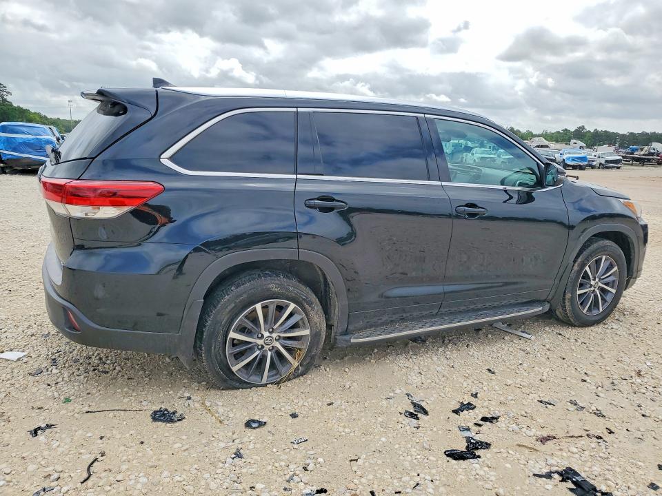 2017 Toyota Highlander მანქანა იყიდება აუქციონზე, vin: 5TDKZRFH5HS520977, აუქციონის ნომერი: 49603486