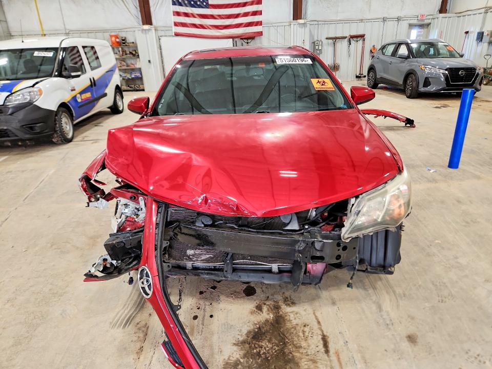 51560196 :رقم المزاد ، 4T1BF1FK3EU798978 vin ، 2014 Toyota Camry مزاد بيع