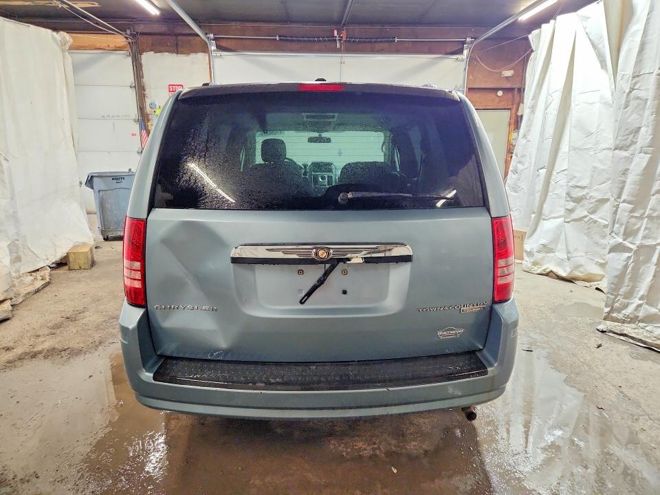 2010 Chrysler Town & Country მანქანა იყიდება აუქციონზე, vin: 2A4RR5D15AR265933, აუქციონის ნომერი: 47696876