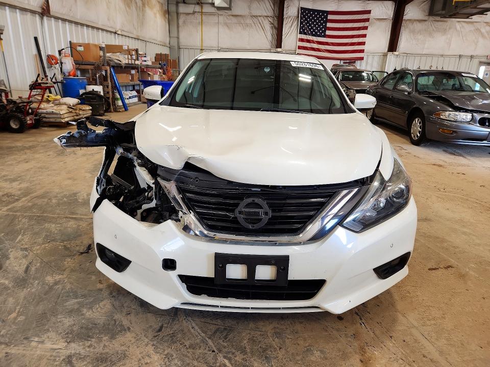 Продажа на аукционе авто 2016 Nissan Altima, vin: 1N4BL3AP9GC165332, номер лота: 50261696