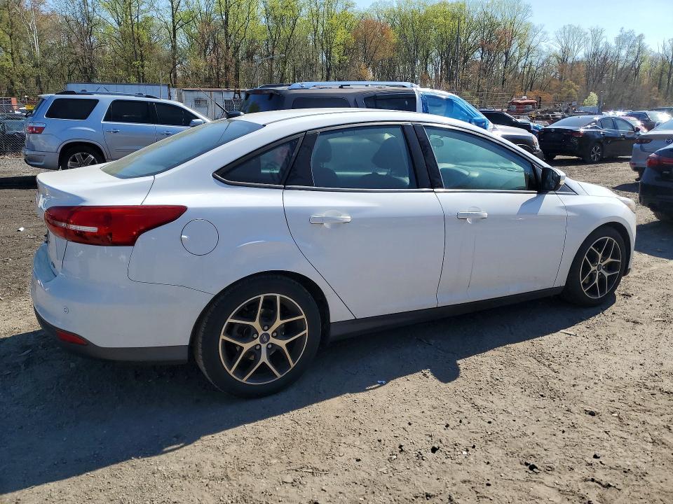 48826926 :رقم المزاد ، 1FADP3H26HL282469 vin ، 2017 Ford Focus مزاد بيع