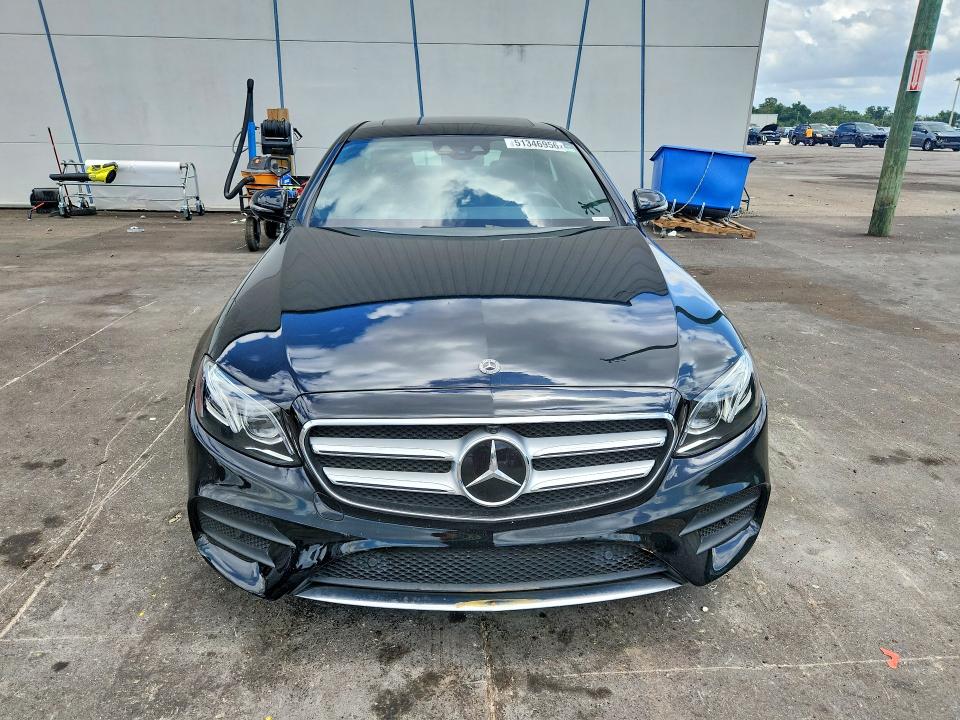 51346956 :رقم المزاد ، WDDZF4JB3KA543231 vin ، 2019 Mercedes-benz E مزاد بيع