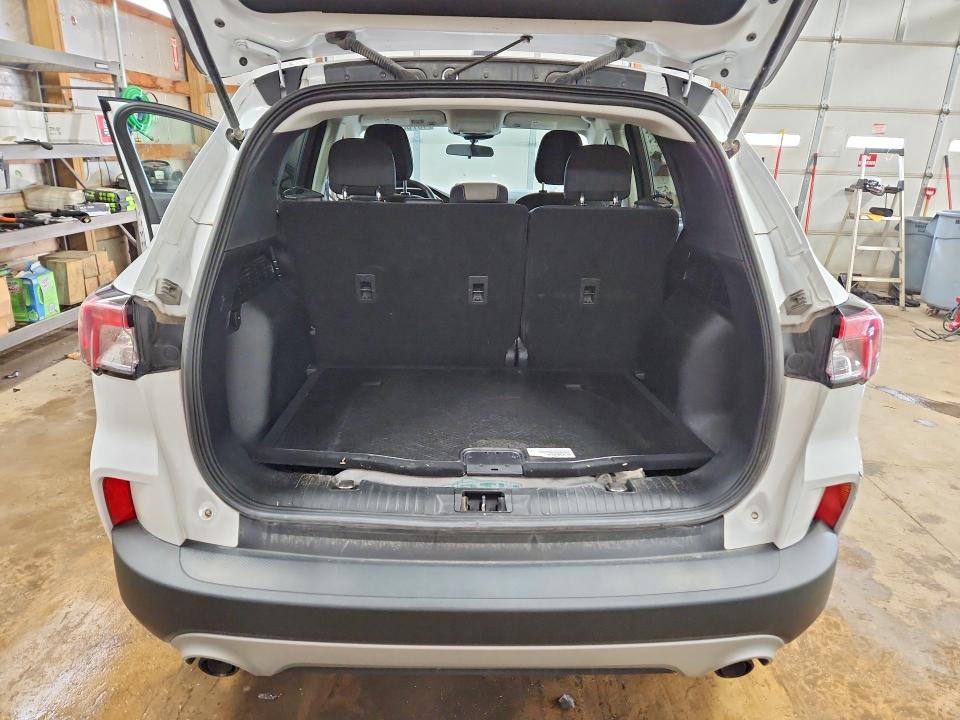 2022 Ford Escape მანქანა იყიდება აუქციონზე, vin: 1FMCU9G6XNUA83822, აუქციონის ნომერი: 49763666