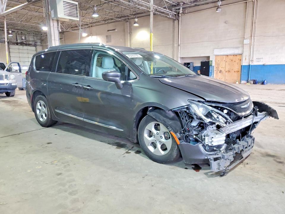 48422766 :رقم المزاد ، 2C4RC1EG8HR846808 vin ، 2017 Chrysler Pacifica مزاد بيع