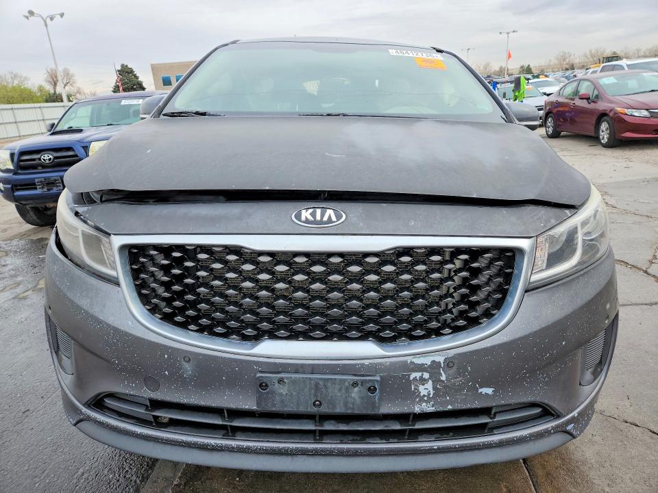 48412736 :رقم المزاد ، KNDMB5C1XJ6403043 vin ، 2018 Kia Sedona مزاد بيع