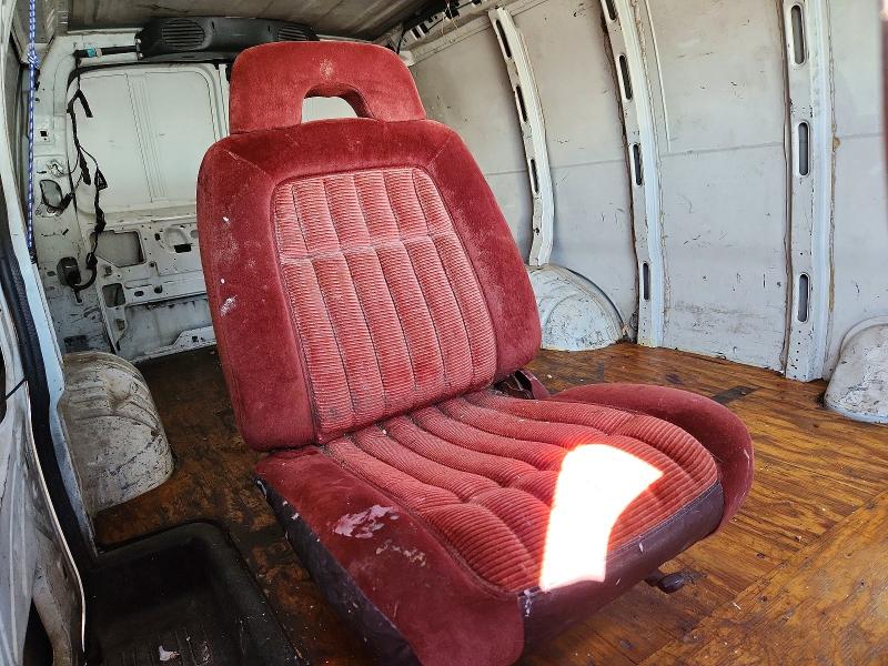 2002 Chev Express G3500 მანქანა იყიდება აუქციონზე, vin: 1GCHG35R721228968, აუქციონის ნომერი: 49082626