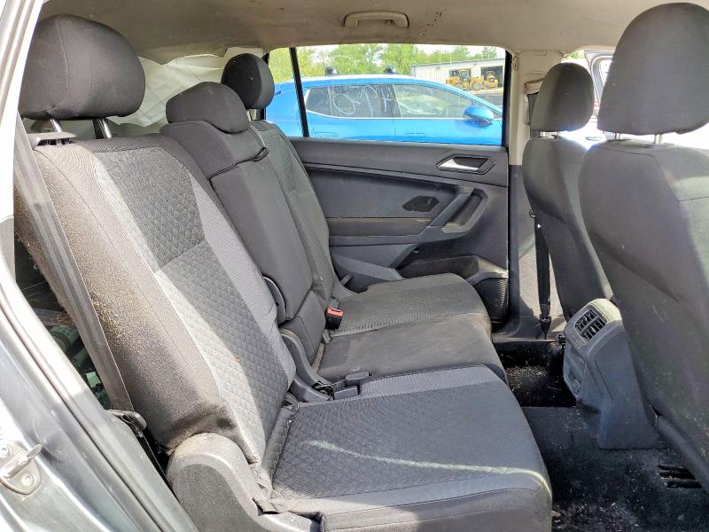 51301056 :رقم المزاد ، 3VV1B7AX2JM074054 vin ، 2018 Volkswagen Tiguan مزاد بيع