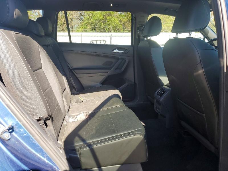 Продажа на аукционе авто 2018 Volkswagen Tiguan, vin: 3VV2B7AX4JM216179, номер лота: 49109266