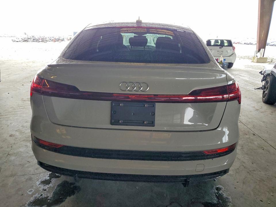 2022 Audi E-tron მანქანა იყიდება აუქციონზე, vin: WA11AAGE3NB034609, აუქციონის ნომერი: 48158106