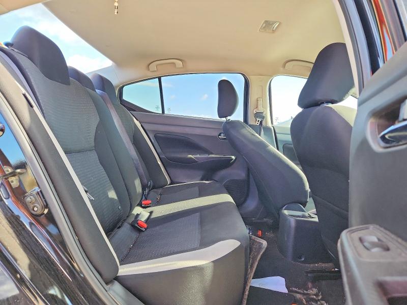 49787136 :رقم المزاد ، 3N1CN8EV1ML883216 vin ، 2021 Nissan Versa مزاد بيع