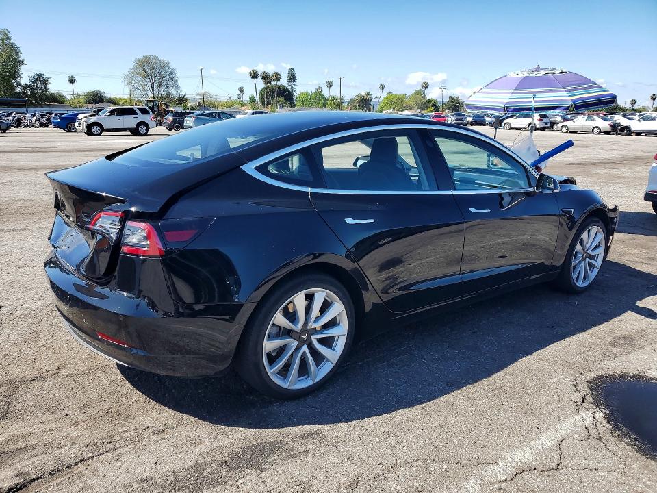 49971996 :رقم المزاد ، 5YJ3E1EA6HF000846 vin ، 2017 Tesla Model 3 مزاد بيع