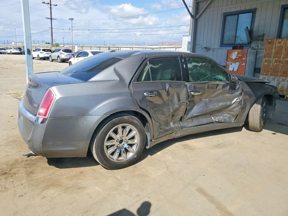 2011 Chrysler 300 მანქანა იყიდება აუქციონზე, vin: 2C3CA5CG9BH557945, აუქციონის ნომერი: 48682896