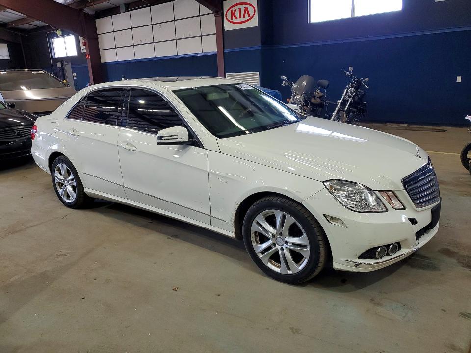49072166 :رقم المزاد ، WDDHF8HB4BA379254 vin ، 2011 Mercedes-benz E مزاد بيع