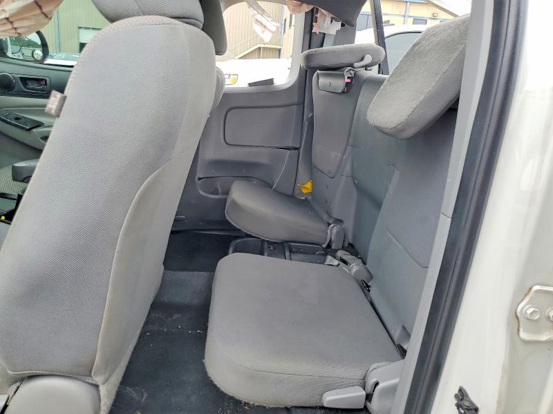 51653976 :رقم المزاد ، 5TFTX4CN2FX049143 vin ، 2015 Toyota Tacoma مزاد بيع