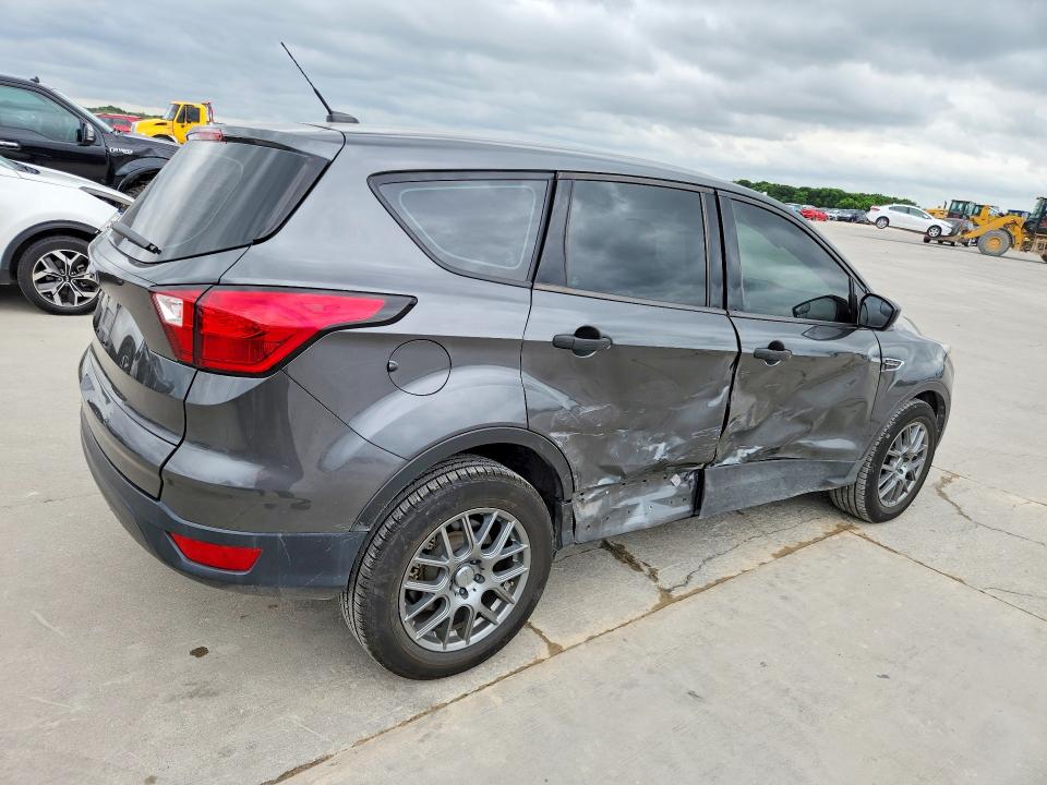 2019 Ford Escape მანქანა იყიდება აუქციონზე, vin: 1FMCU0F72KUB56411, აუქციონის ნომერი: 49980876