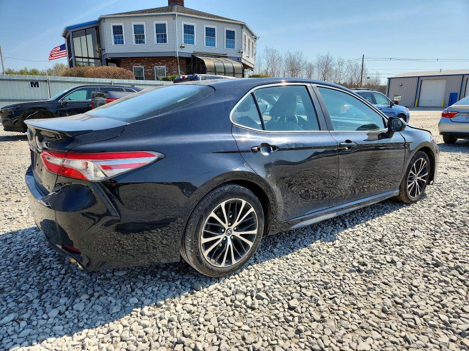 2018 Toyota Camry მანქანა იყიდება აუქციონზე, vin: 4T1B11HK1JU082151, აუქციონის ნომერი: 49642026