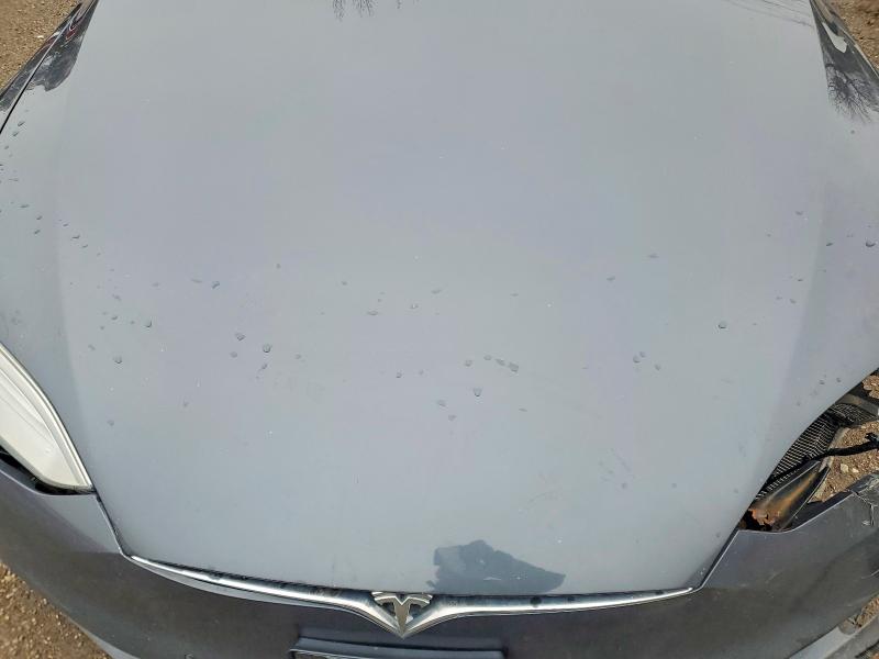 48188376 :رقم المزاد ، 5YJSA1E28HF223602 vin ، 2017 Tesla Model S مزاد بيع