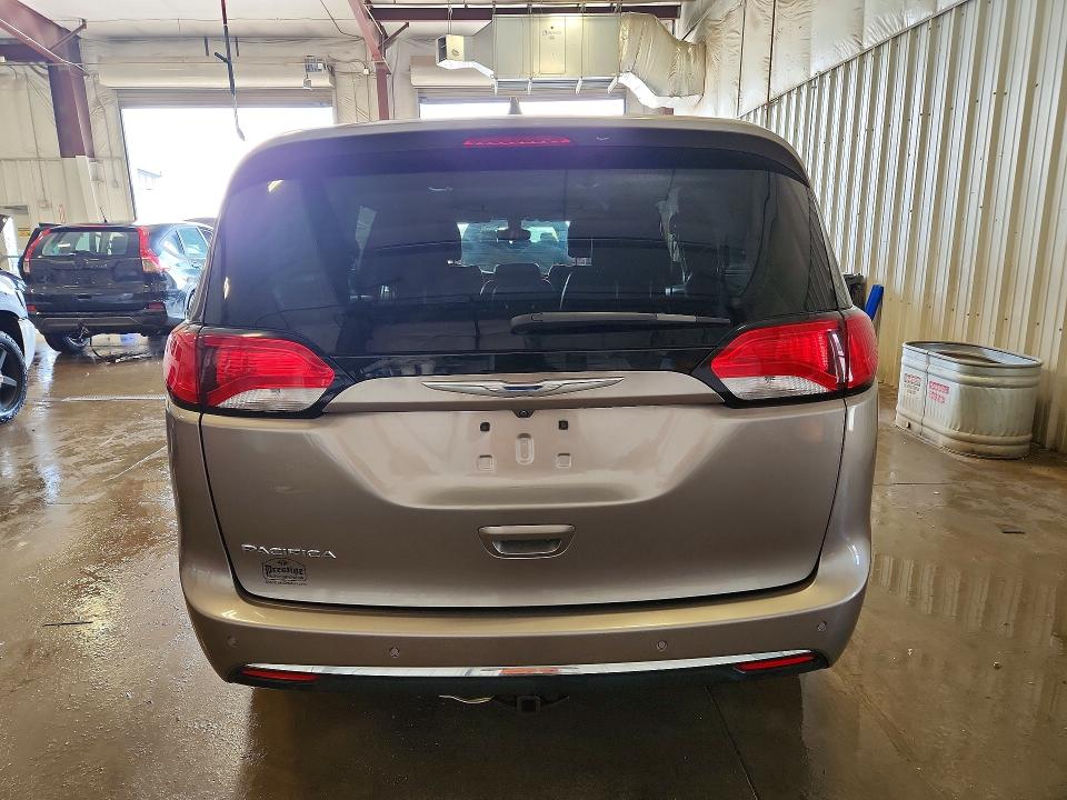 Продажа на аукционе авто 2017 Chrysler Pacifica, vin: 2C4RC1BG8HR810086, номер лота: 49322516