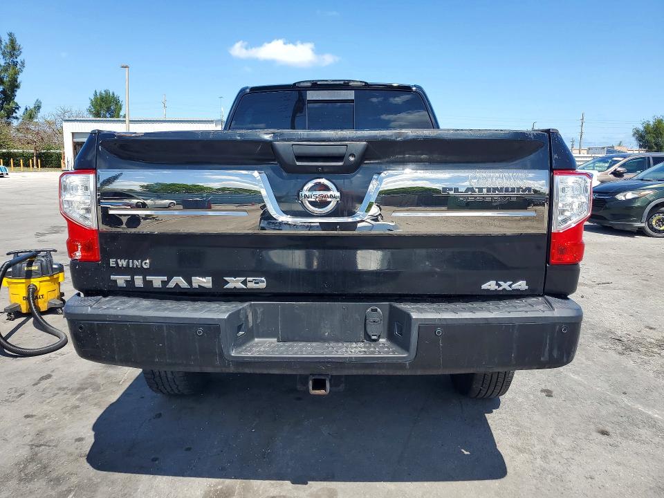 51823096 :رقم المزاد ، 1N6BA1F42HN561043 vin ، 2017 Nissan Titan Xd مزاد بيع