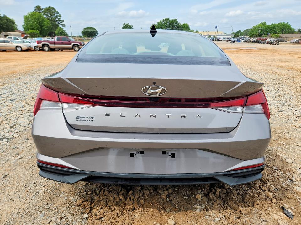 2022 Hyundai Elantra მანქანა იყიდება აუქციონზე, vin: KMHLM4AG6NU216645, აუქციონის ნომერი: 51794576