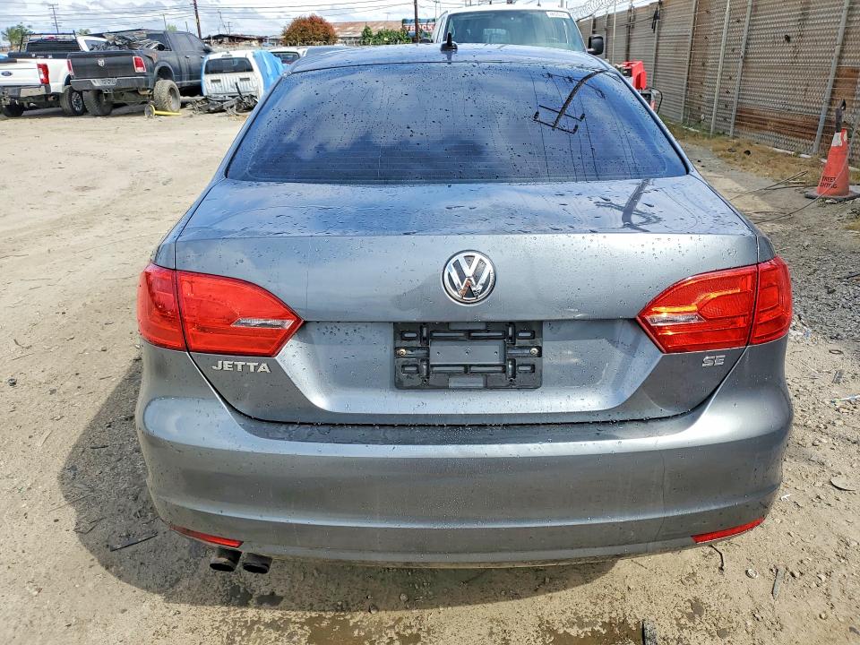 48565946 :رقم المزاد ، 3VWD17AJ6EM359515 vin ، 2014 Volkswagen Jetta مزاد بيع