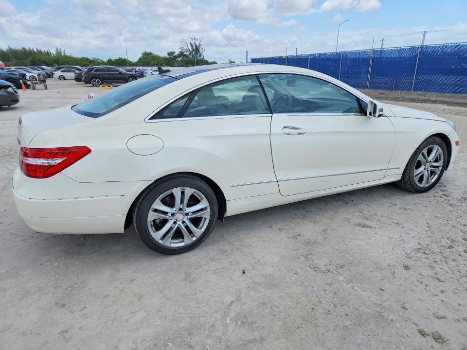 2010 Mercedes-benz E მანქანა იყიდება აუქციონზე, vin: WDDKJ5GB8AF046805, აუქციონის ნომერი: 51181616