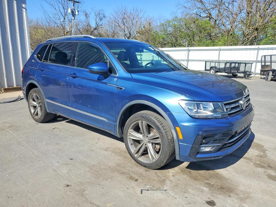 Продажа на аукционе авто 2018 Volkswagen Tiguan, vin: 3VV2B7AX4JM216179, номер лота: 49109266
