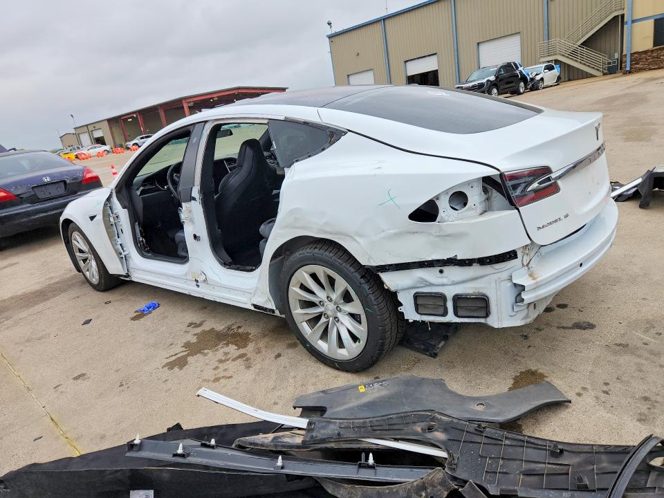 49022726 :رقم المزاد ، 5YJSA1E29JF268778 vin ، 2018 Tesla Model S مزاد بيع