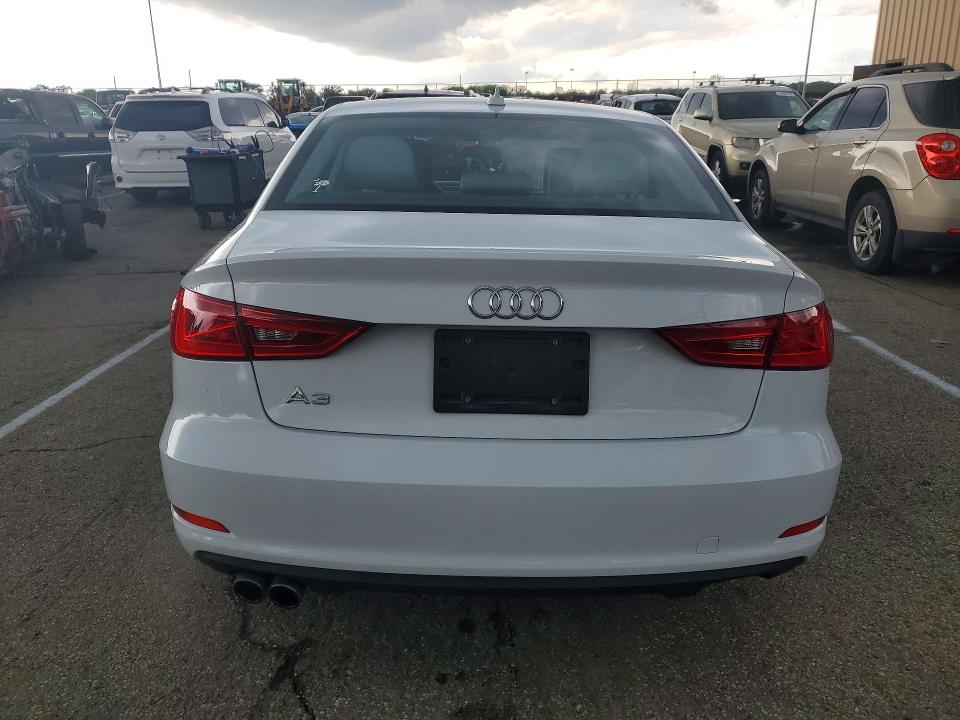 Продажа на аукционе авто 2015 Audi A3, vin: WAUACGFF8F1128325, номер лота: 51032796