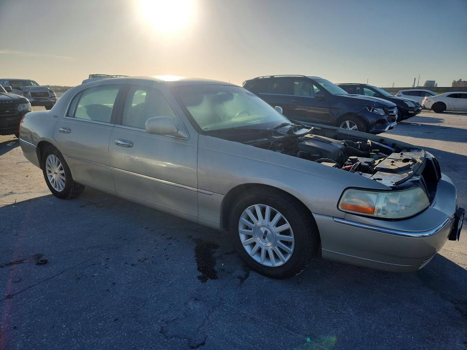 Продаж на аукціоні авто 2004 Lincoln Town Car, vin: 1LNHM83W34Y654225, номер лоту: 49826686