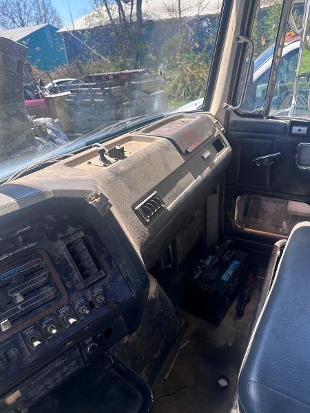 49104936 :رقم المزاد ، 4V2JCBLFXPR821861 vin ، 1993 White/gmc Conventional مزاد بيع