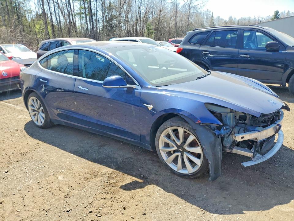 50064036 :رقم المزاد ، 5YJ3E1EA3JF030120 vin ، 2018 Tesla Model 3 مزاد بيع