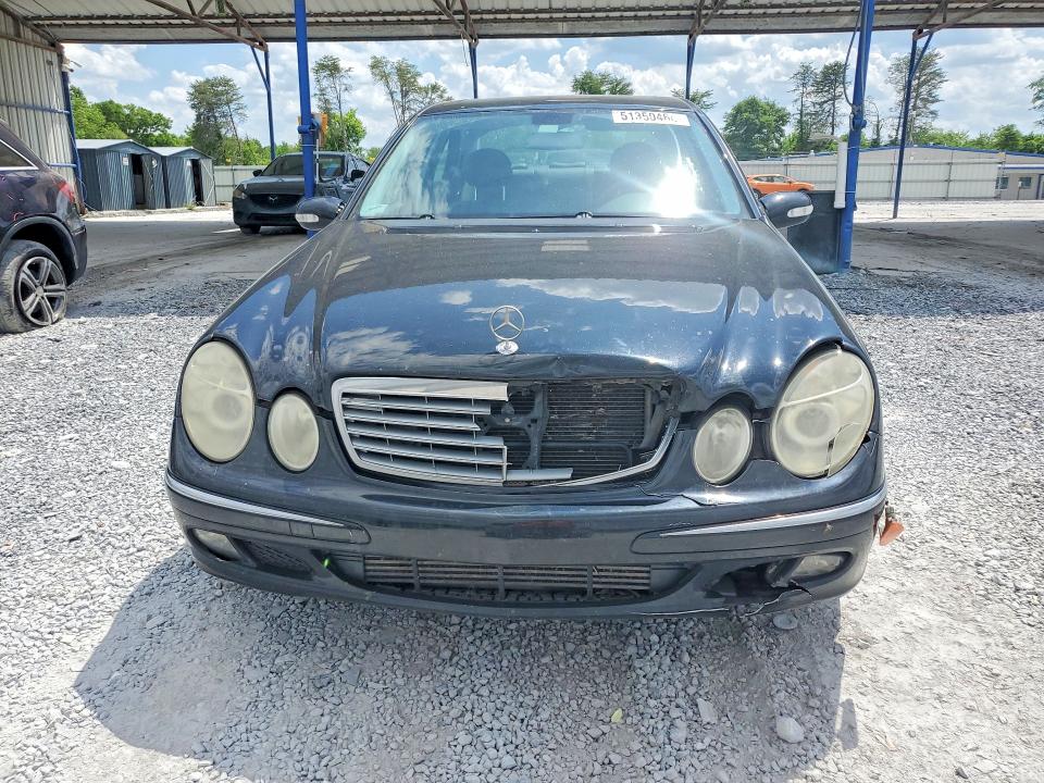 51350466 :رقم المزاد ، WDBUF26J95A760259 vin ، 2005 Mercedes-benz E مزاد بيع
