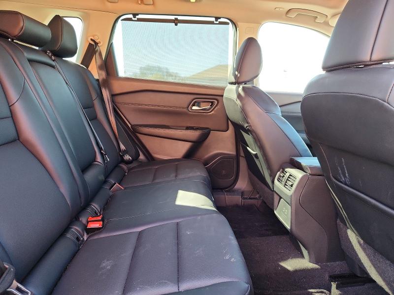 48397676 :رقم المزاد ، 5N1BT3BB4NC701786 vin ، 2022 Nissan Rogue مزاد بيع