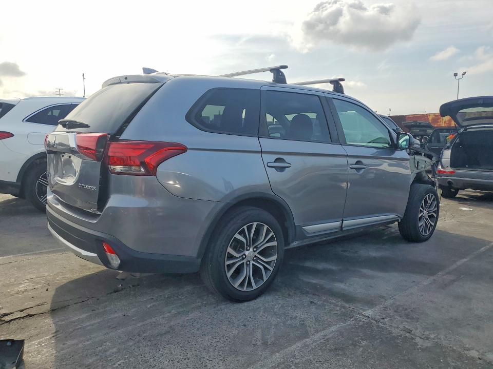 Продаж на аукціоні авто 2017 Mitsubishi Outlander, vin: JA4AD2A3XHZ059099, номер лоту: 50146406