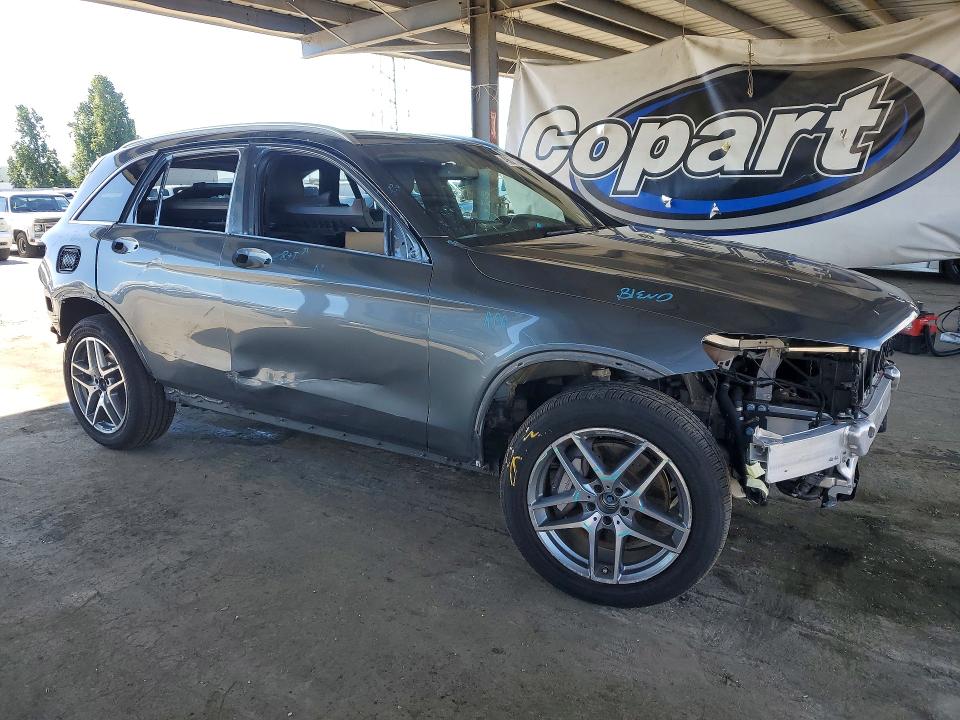 49621126 :رقم المزاد ، WDC0G4KB1JV062264 vin ، 2018 Mercedes-benz Glc مزاد بيع
