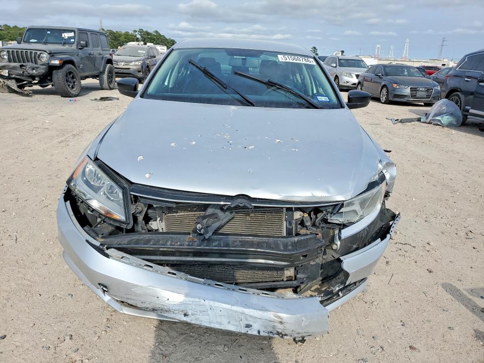 51560786 :رقم المزاد ، 3VW167AJ8GM295842 vin ، 2016 Volkswagen Jetta مزاد بيع