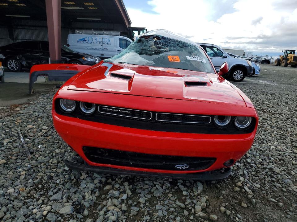 2015 Dodge Challenger მანქანა იყიდება აუქციონზე, vin: 2C3CDZAT3FH924083, აუქციონის ნომერი: 49283206